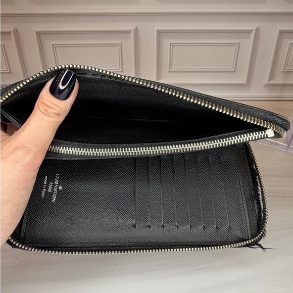 Louis Vuitton Epi Black Zippy Long Wallet – Project Piece – Authentic - Picture 9 of 12